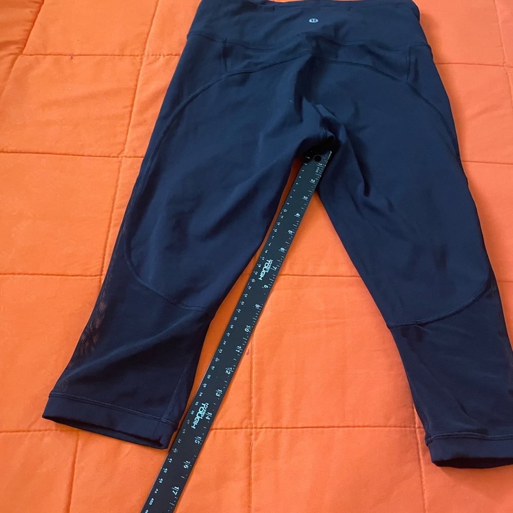 Lululemon Leggings Womens 6 Black Mid Rise Capri Activewear Gym & Running - Picture 3 of 5